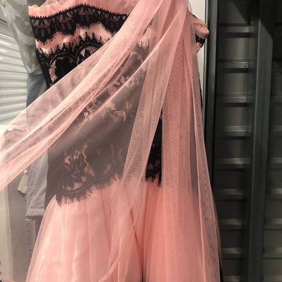 Dress - Picture 3 of 4